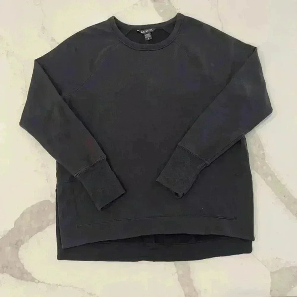 Athleta Tops - Athleta Black Pullover Long Sleeve Sweatshirt Women’s Small SideSlits Thumbholes